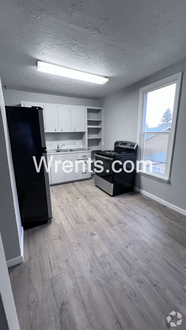 Building Photo - 1bed 1bath upper unit in North Central Rental