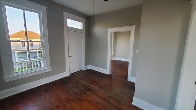Photo - 1502 Winnie St