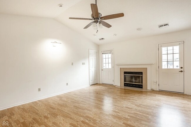 Photo - 1911 E Maple Park Dr