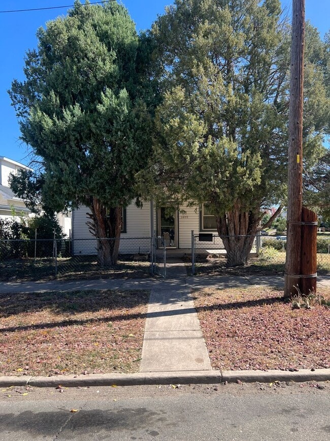 Building Photo - Charming 2 bed 1 Bath home