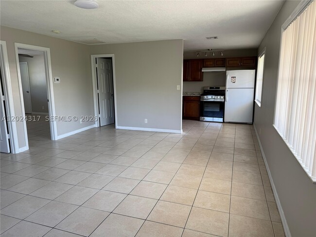 Building Photo - 588 Holly Dr Unit B