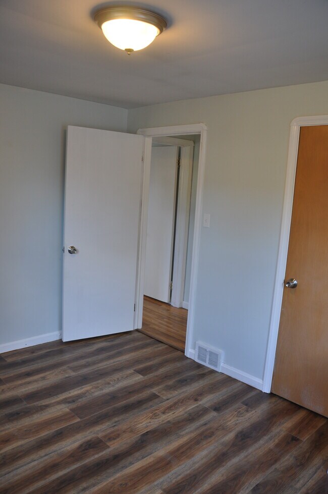 Photo - 4302 Silsby Rd