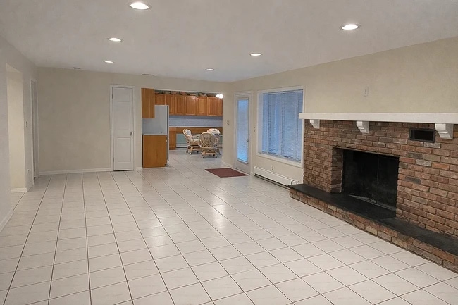 Building Photo - 2 Clam Shell Ln Unit 1