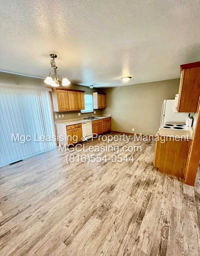 Photo - 213-215 Birdie Dr