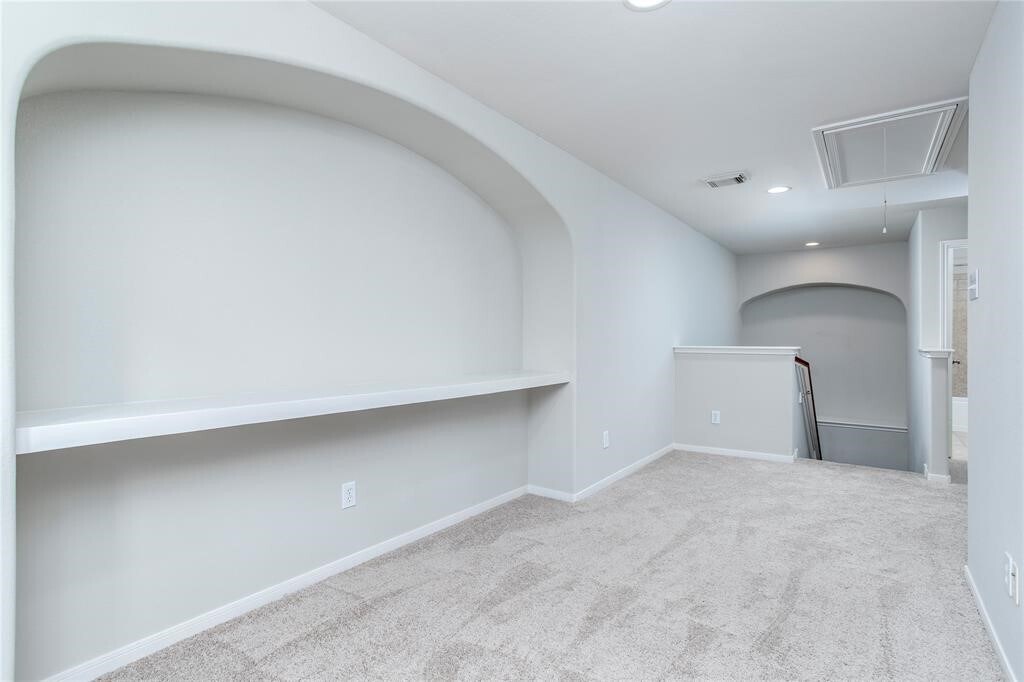 Photo - 59 Douvaine Ct