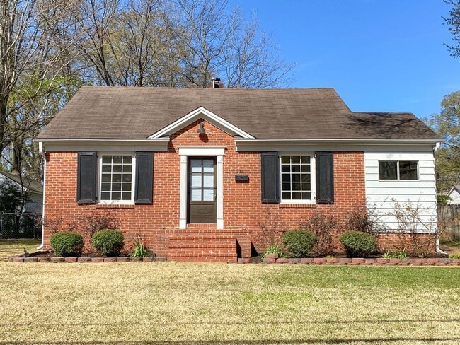 Photo - 3 bed, 2 bath in High Point Terrace with g...