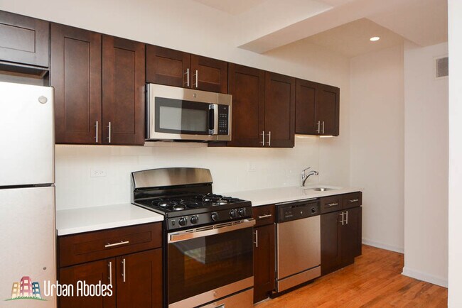 Photo - 1555 N Mohawk St Unidad 3C