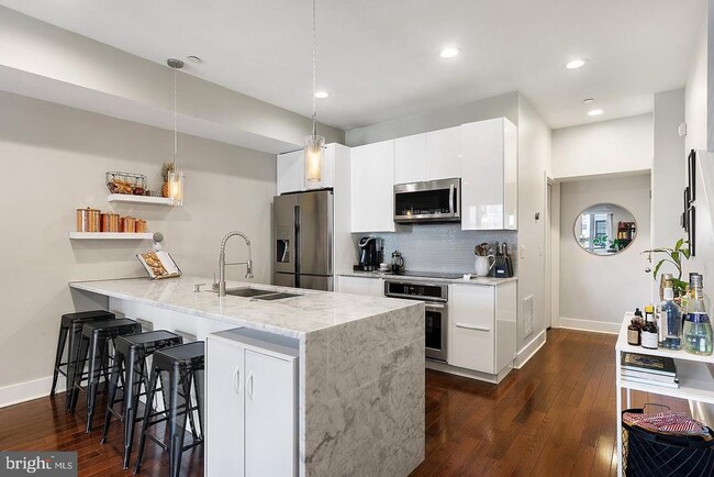 Building Photo - 1333 N 7th St Unit 2