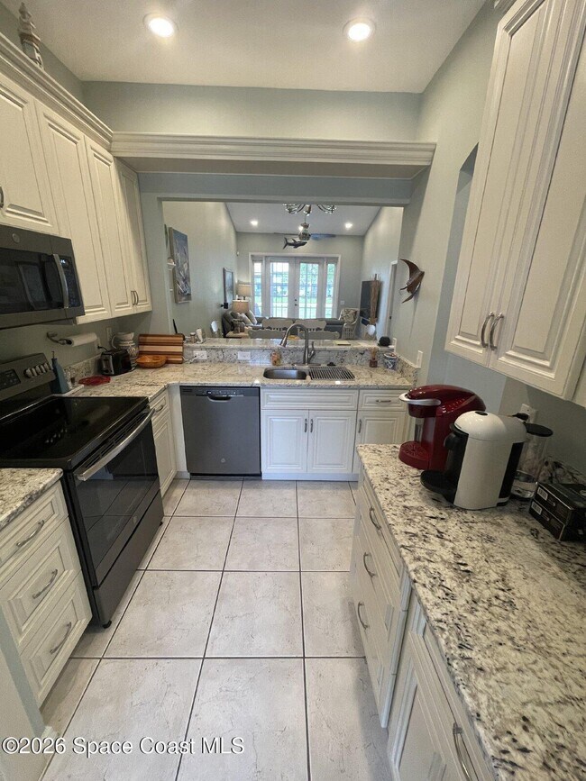 250 St Lucie Ln Unit 14