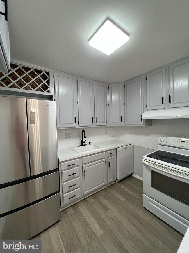 Photo - 27 Dorchester Ct