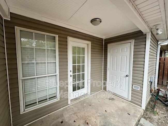 Building Photo - 210 Rocky Ridge Dr