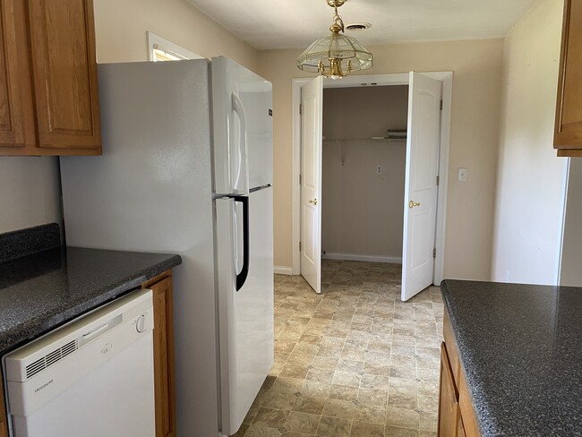 Photo - 908 E Mountain View Rd