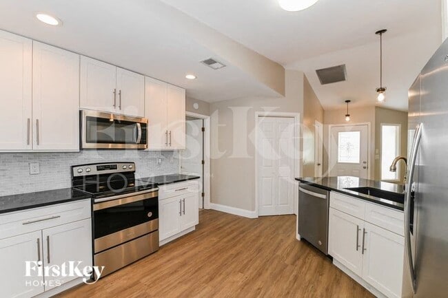 Photo - 2213 SE 5th St