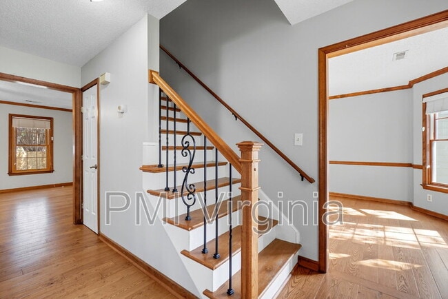 Photo - 932 Nugent Dr