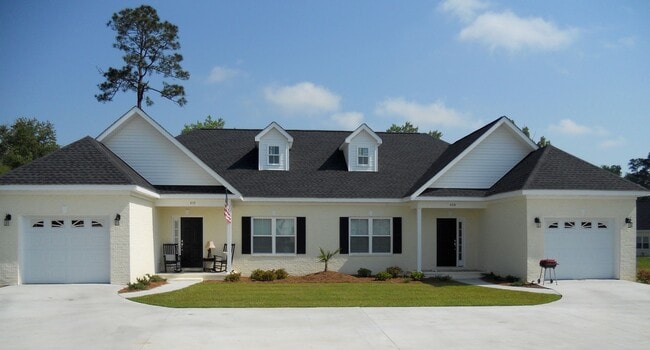 Building Photo - Hammocks 401 Unit 401