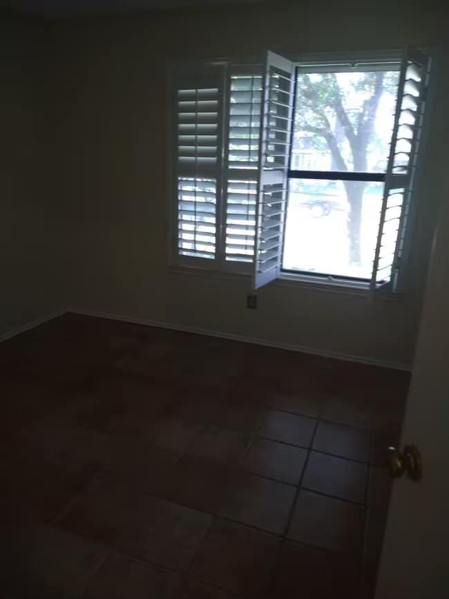 Photo - 1636 Kingspoint Dr