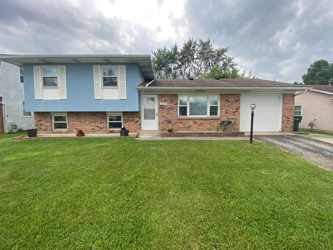 4 Bedroom- East - 4 Bedroom- East House