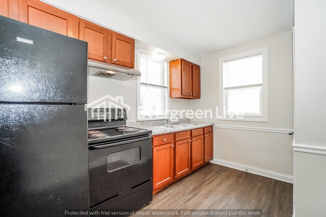 Photo - 2580 Grasmere Ave