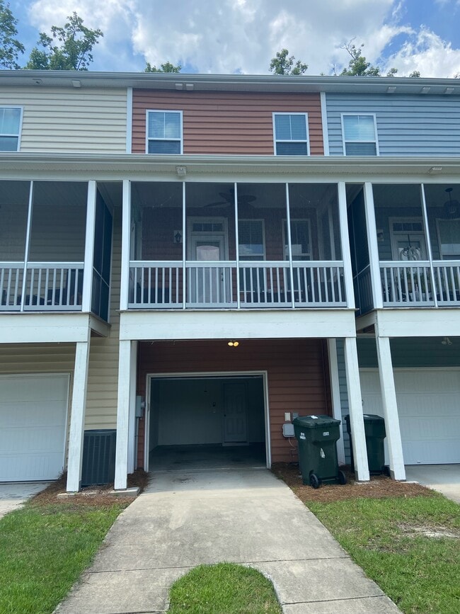Photo - 1456 Roustabout Way