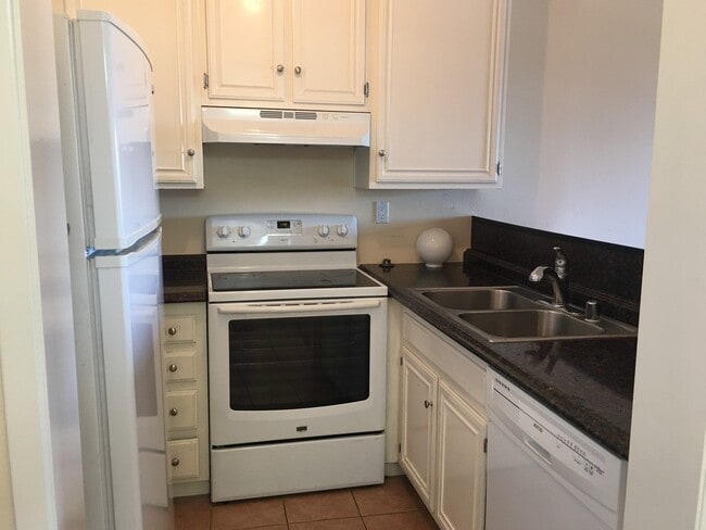 Photo - One Bedroom Condo in San Carlos!!