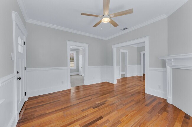 Photo - Cozy craftsman bungalow on Seiler Ave