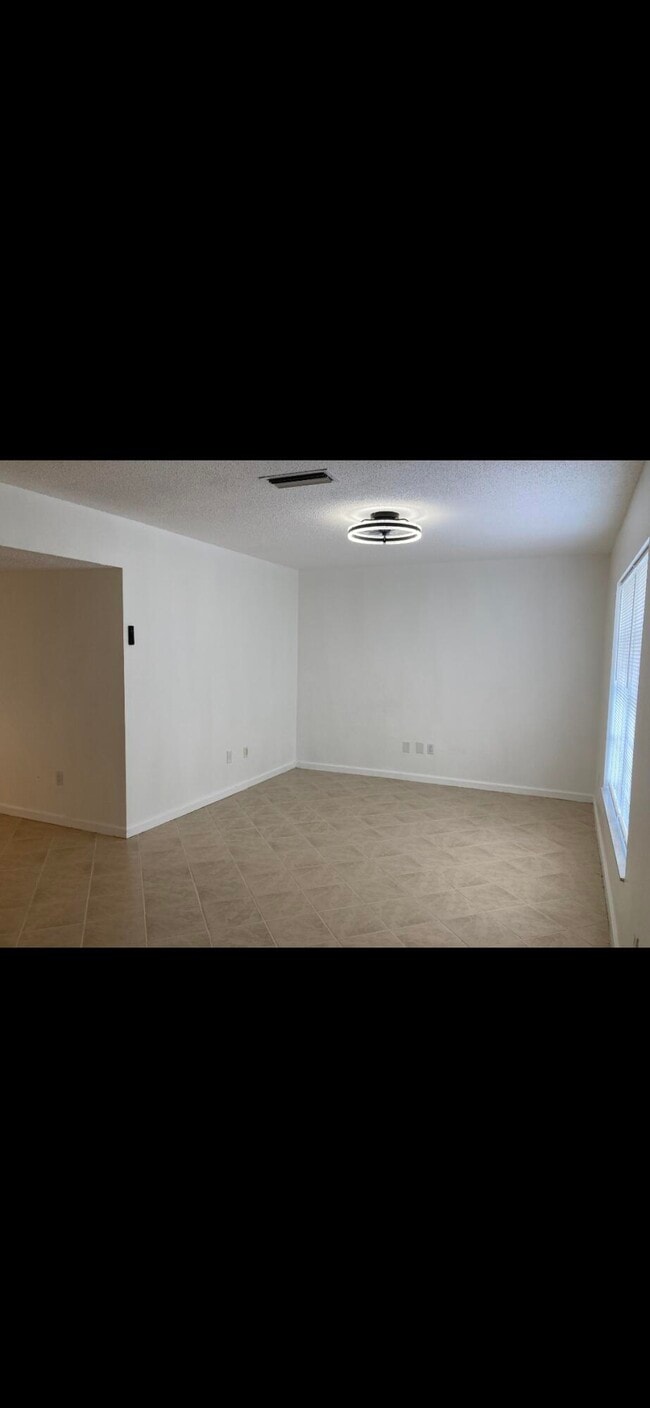 Photo - 1243 Kinglet Terrace