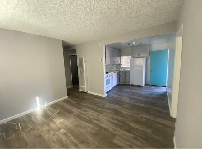 Photo - 2010 Blossom Ln