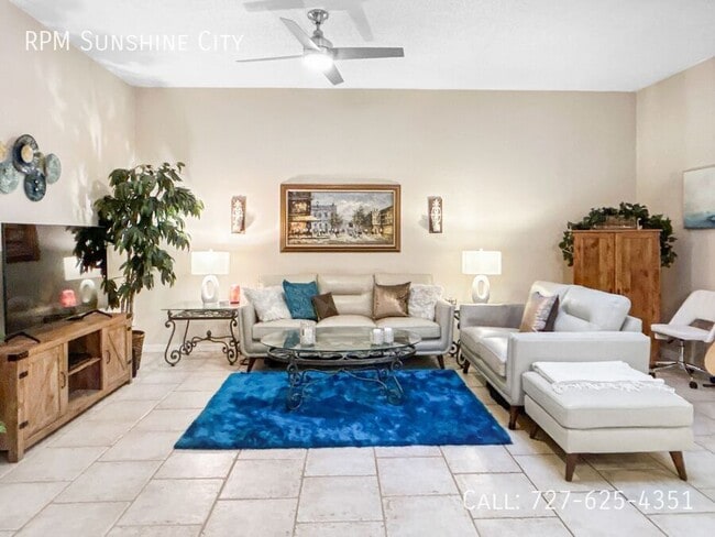 Photo - 701 Mirror Lake Dr N