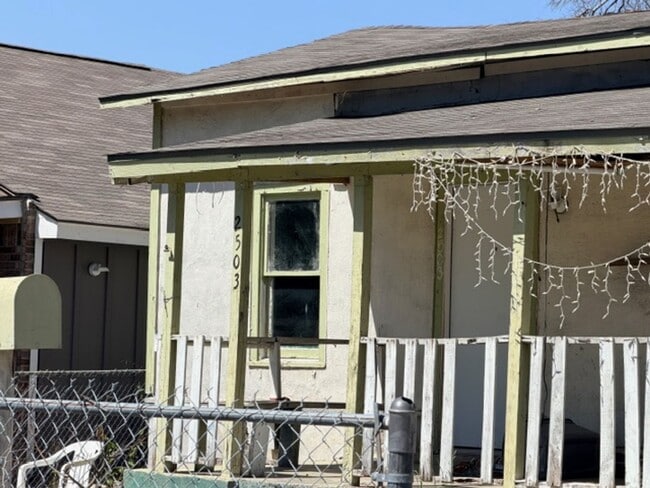 Building Photo - 2503 Arbor Pl