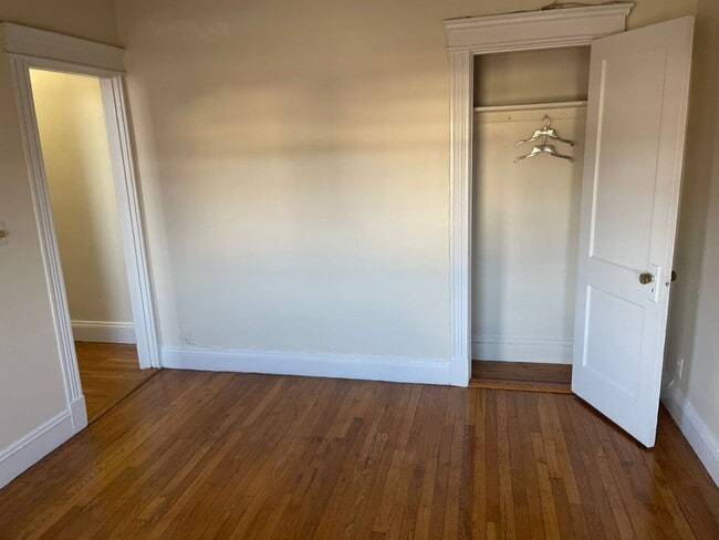 Photo - PACKARDS CORNER 4th Floor Sunny Studio, Ut...