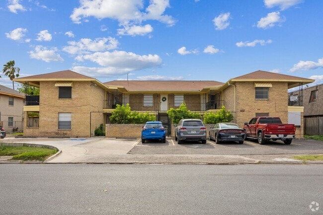 Building Photo - Renovated condo in the heart of McAllen, ...