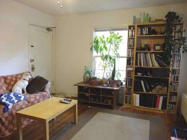 Photo - 8404 Greenwood Ave Unidad 2