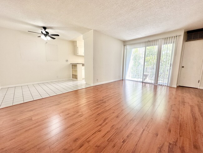 1036 N Crescent Heights Blvd West Hollywoo... - 1036 N Crescent Heights Blvd West Hollywoo... Apartment Unit 3