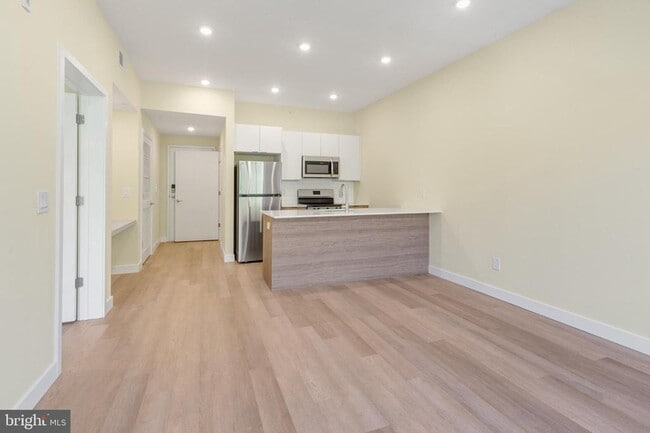 Building Photo - 1701 S 4th St Unit 304 Rental