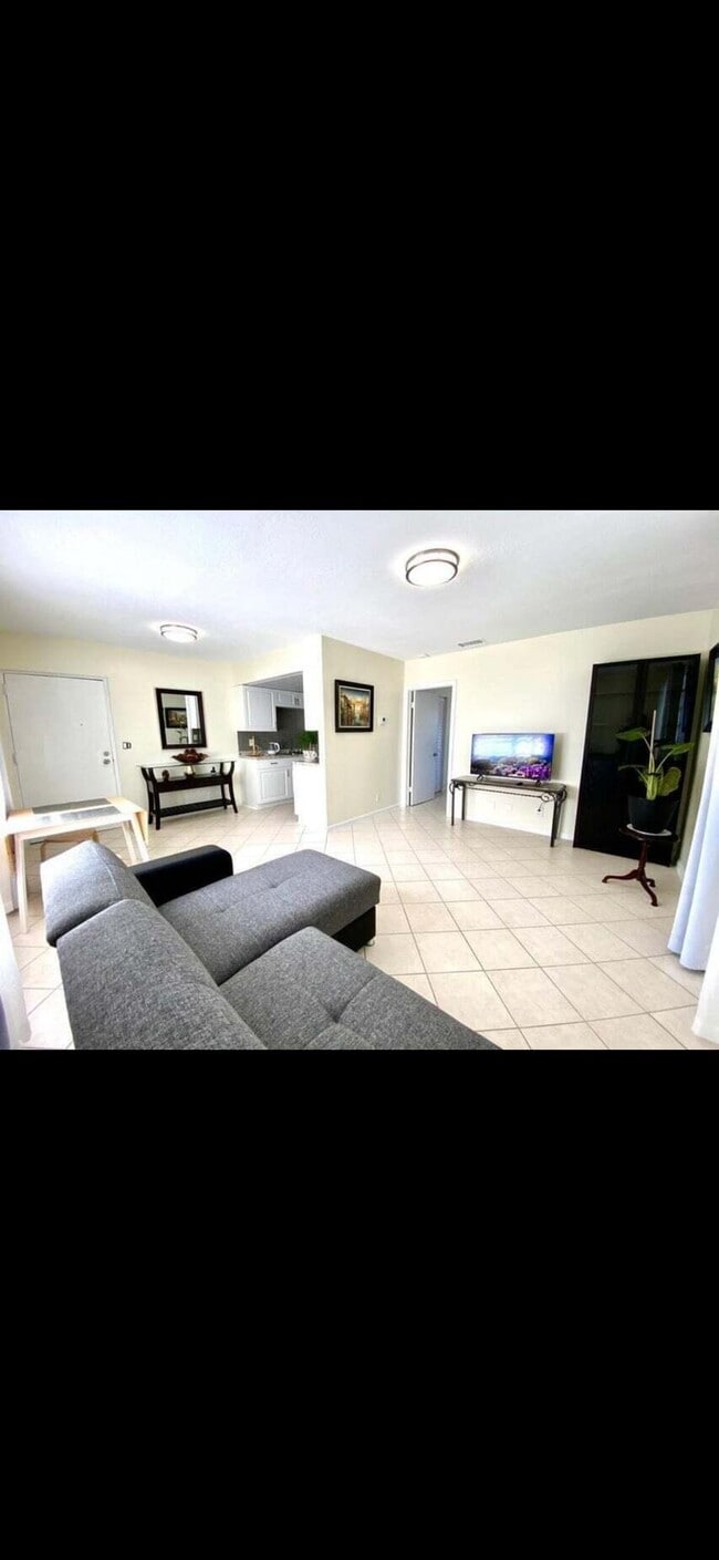 Photo - 523 SE 20th Ct Unit 5