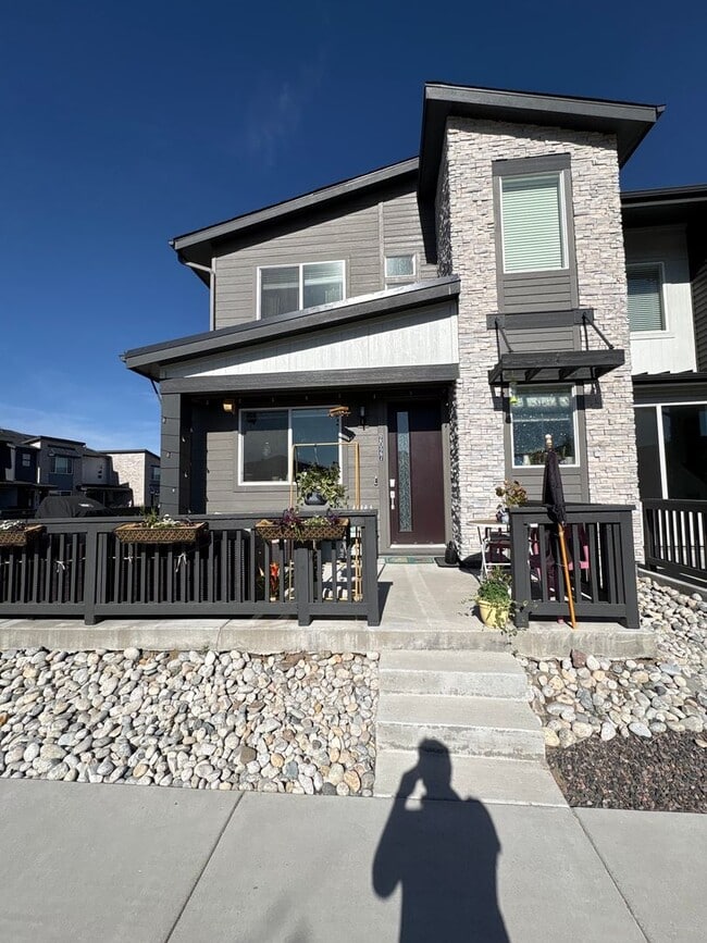 Building Photo - 2027 S Vance Wy