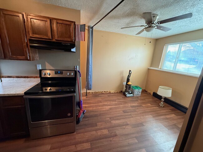 Photo - 310 N 9th Ave