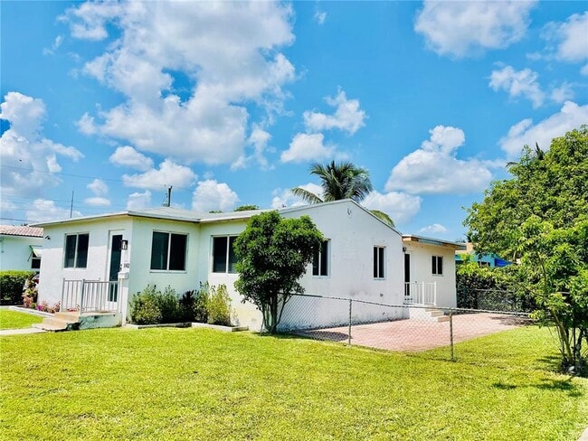 Photo - 1002 S 27th Ave House