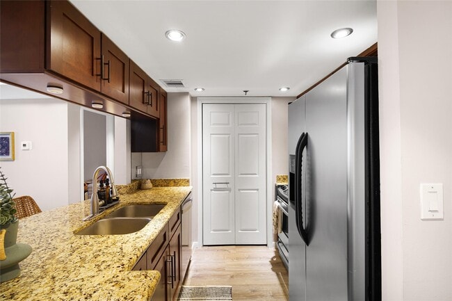 Photo - 3525 Sage Rd Unidad 1612