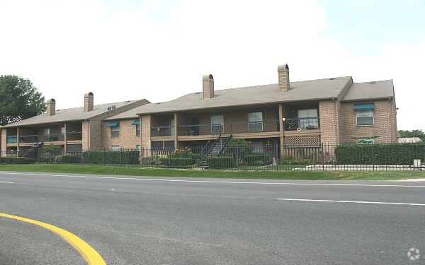 South Chase Apartments - South Chase Apartments