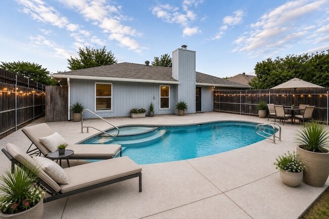 Photo - 1323 Lark Ln