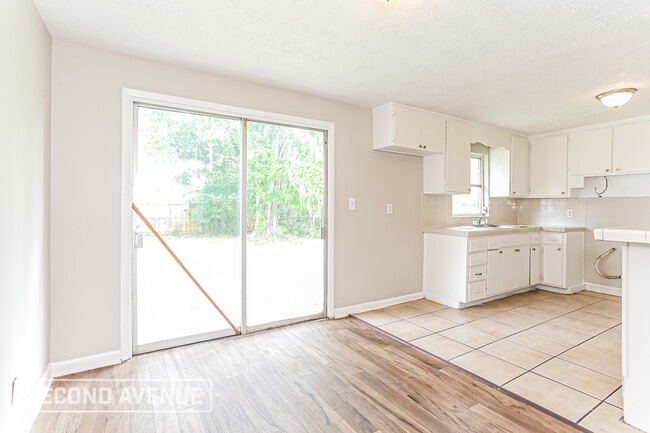 Photo - 5442 Foxboro Rd