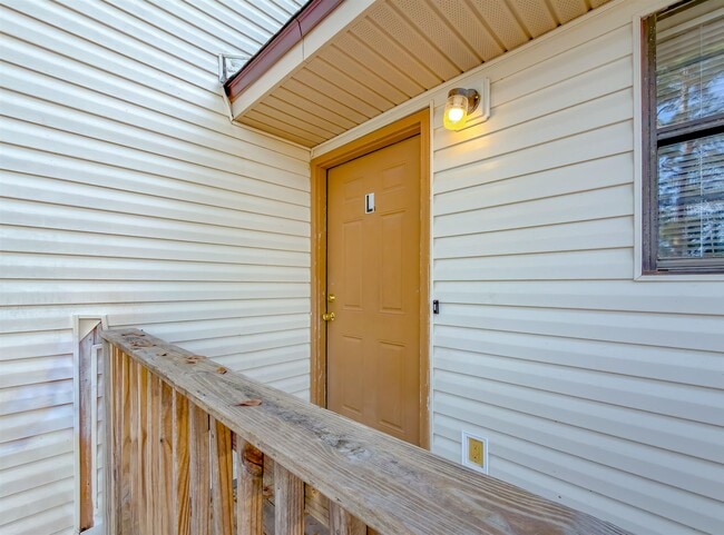 Photo - 1104 Greentree Ct