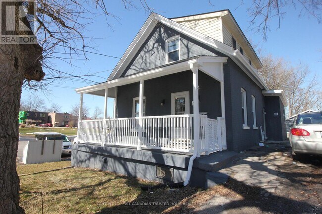 Photo - 12 Weston St