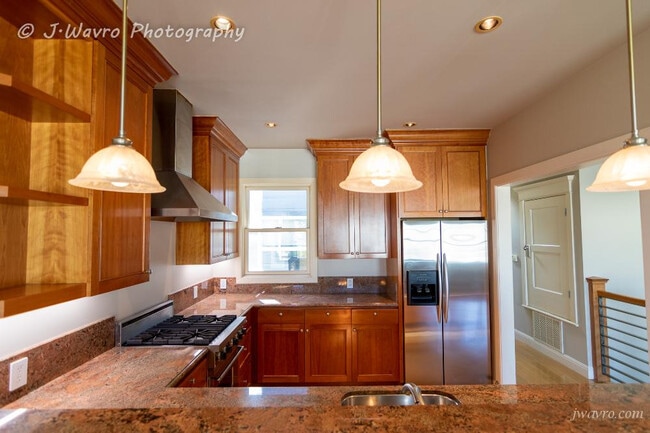 Photo - 139 Randall St