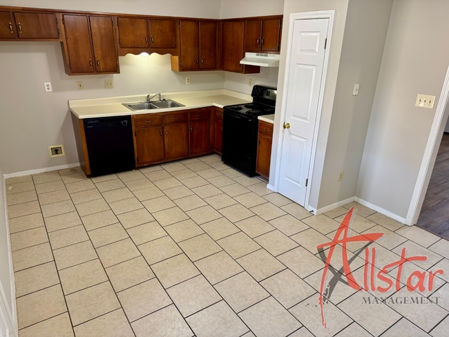 Photo - 4665 Lasalle Pl