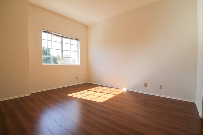 Photo - Fulton Apartments