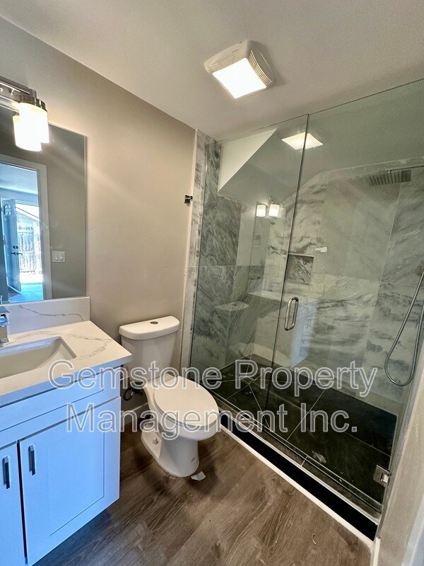 Photo - 4810 54th St