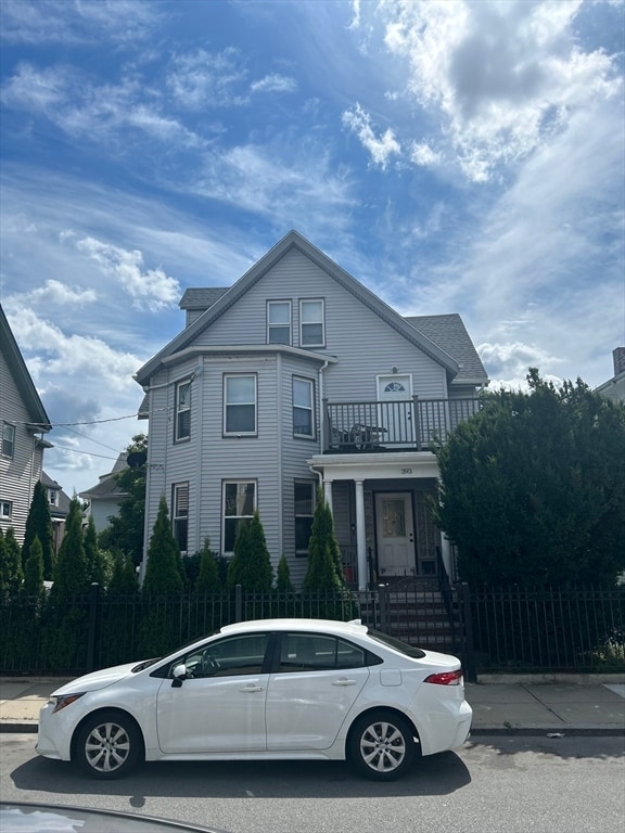 Building Photo - 393 Seaver St Unit 1