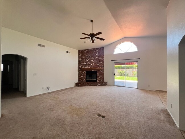 Photo - For Rent – Spacious 3 Bed / 2 Bath | 2,660 Sq Ft | West Madera